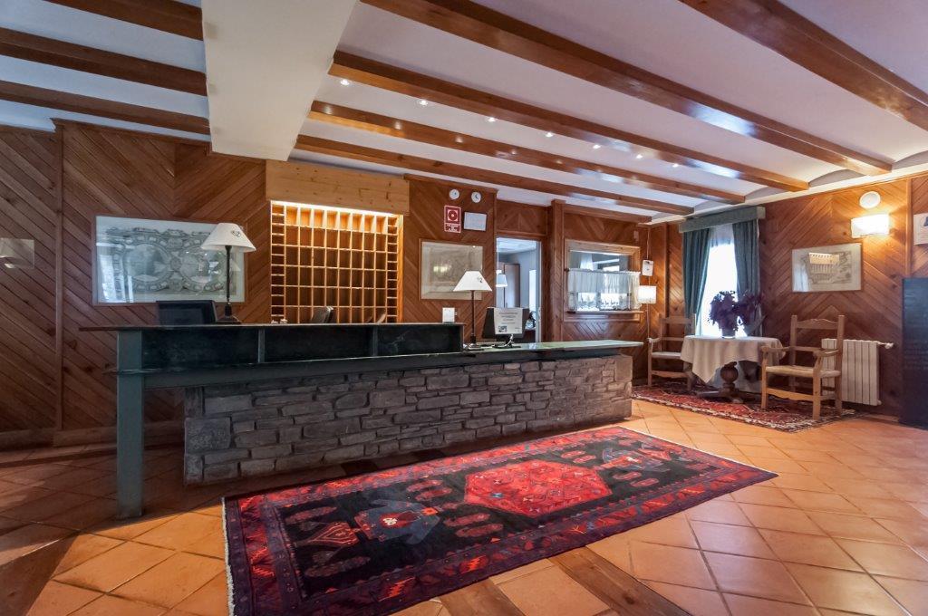 APARTAMENTOS VILAGAROs Luaran gambar