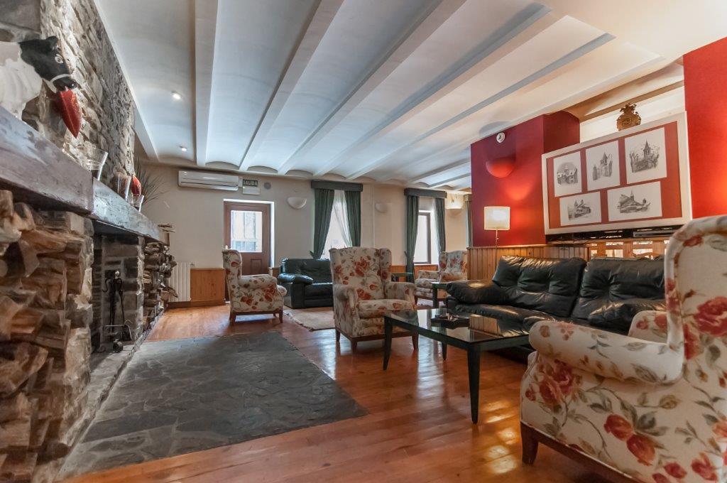 APARTAMENTOS VILAGAROs Luaran gambar